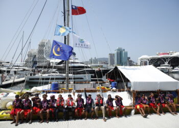 高雄港區新聞網 / 帛琉傳統航海帆船「無私分享號」駛入高雄港　6200浬壯舉展現南島航海智慧