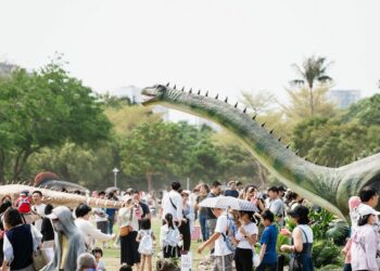 恐龍走秀震撼登場　高雄打造沉浸式兒童節教育體驗