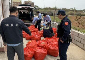 高雄港區新聞網 / 走私大陸食品流入市面！高雄關查扣逾1.6噸乾香菇、螺螄粉