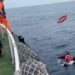 高雄港區新聞網 / 高雄永安外海2人落海漂流！臺南海巡火速救援成功脫險
