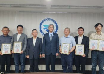 高雄港區新聞網 / 航港局表揚10位優等引水人！葉協隆：引航專業是港口安全關鍵防線
