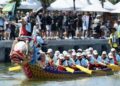 高雄林園龍舟賽登場 52隊競技陳其邁鳴槍加碼獎金