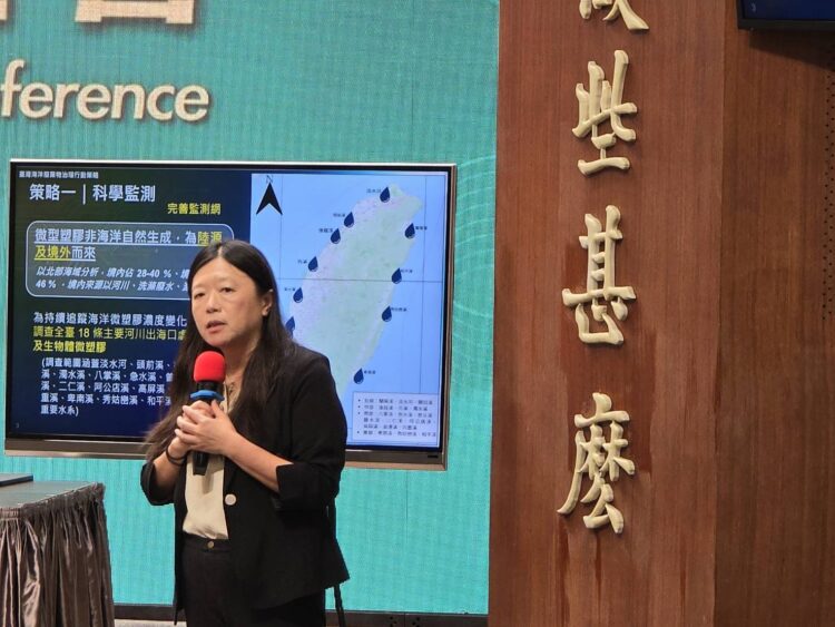 圖說：海洋委員會海洋保育署陸曉筠署長說明臺灣海洋廢棄物治理策略(圖/海委會)