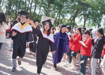 樹人醫專115級畢業典禮溫馨登場　醫界領袖勉勵以專業與關懷開創未來