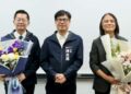 高雄市政府表揚屆齡退休市政功臣 陳其邁頒獎感謝郭添貴與許永穆