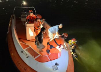 高雄港區新聞網／興達漁港驚傳女子落海！海巡火速出艇下水救援　成功搶回一命