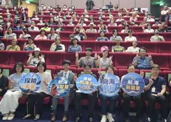 高雄港區新聞網/7000公里無動力航向南冰洋!陳懷璞分享極地探險故事 海委會點燃青年航海夢