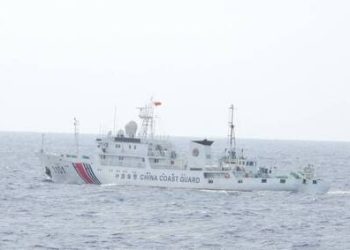 中國海警連續侵擾東沙海域 海巡署雙艦出動近距離驅離保主權