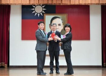 張淑娟接任臺中關關務長 宣示推動智慧便民、打造有溫度的海關服務