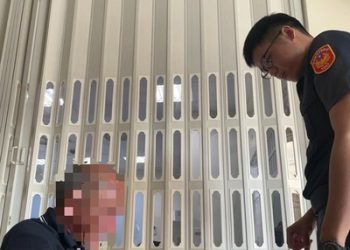 高雄港區新聞網 / 萬巒警暖心助民 七旬翁腹痛即時送醫脫險